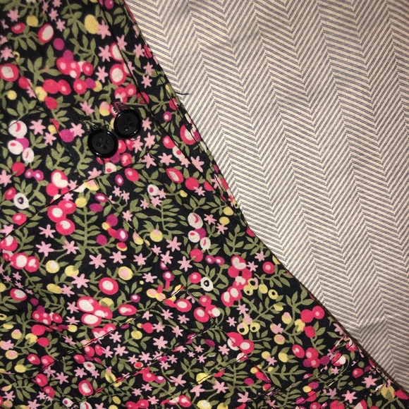 Floral Patterned Shorts - Picture 3 of 3